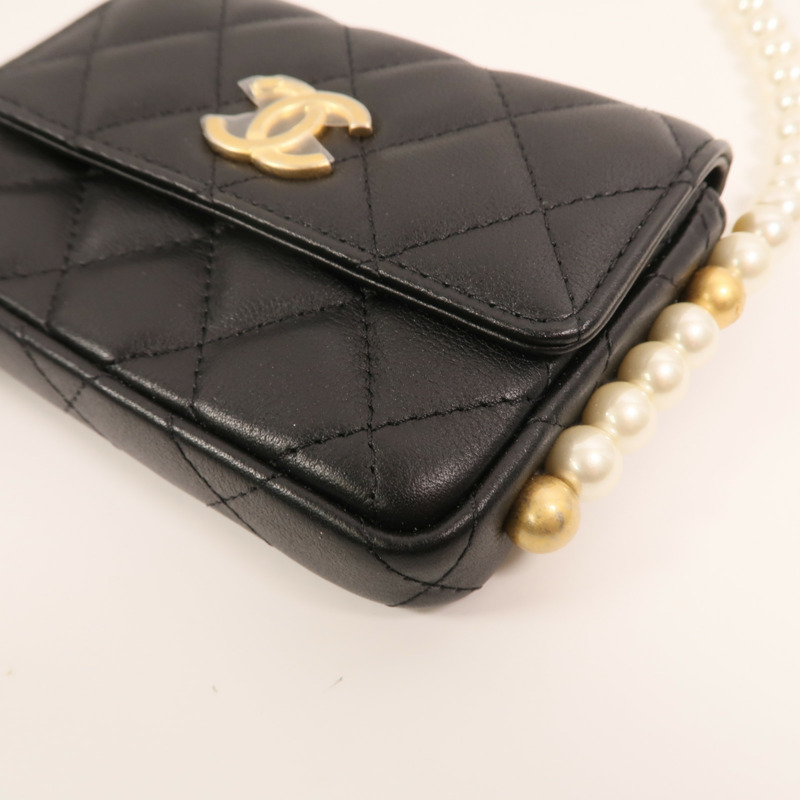 CHANEL 羊皮皮革Pearl Chain Wallet金扣鏈帶肩背袋-10