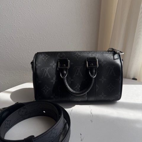Lv keepall Xs 20cm 斜背包🤍🤍💕男女都可以