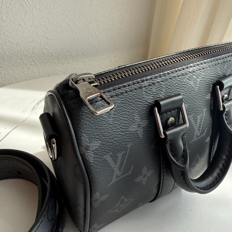 Lv keepall Xs 20cm 斜背包🤍🤍💕男女都可以-3