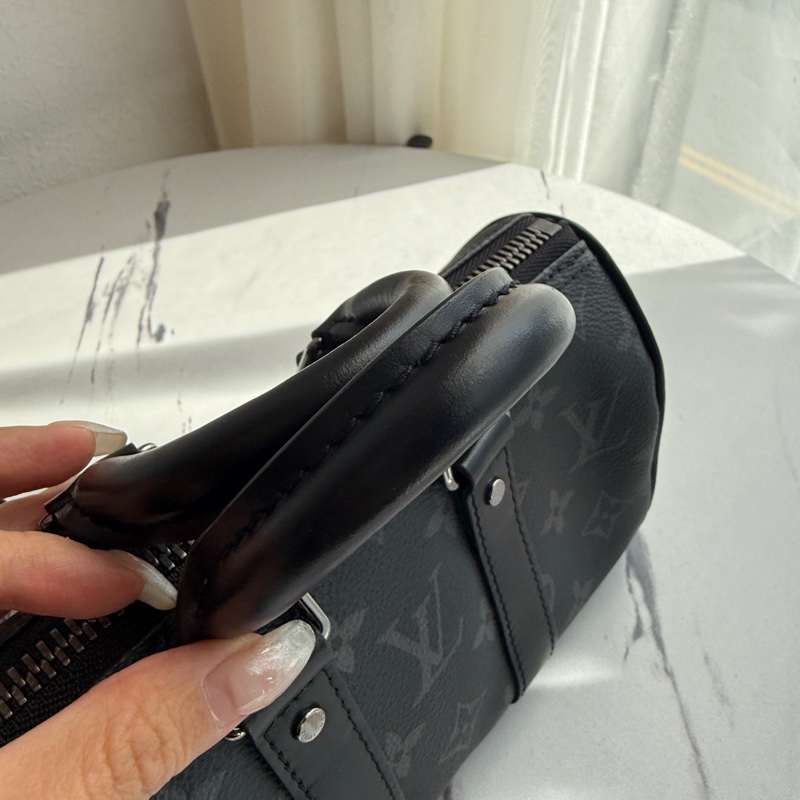 Lv keepall Xs 20cm 斜背包🤍🤍💕男女都可以-6