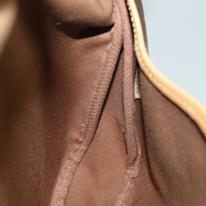 【日本直送】路易威登 Monogram Saumur 30 肩背包 M42256 LV Auth 80965V-24