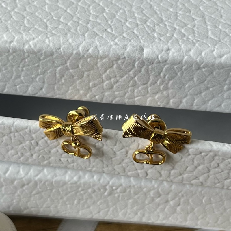 《我有個朋友在代購》Dior金色迷你蝴蝶結耳環-3