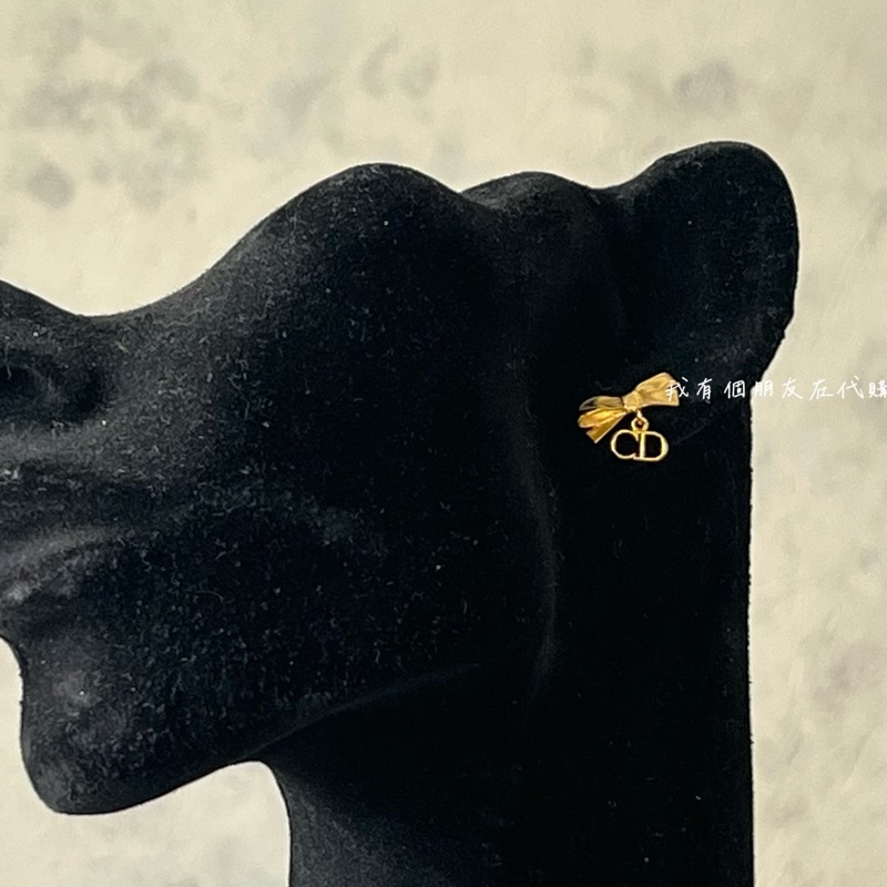 《我有個朋友在代購》Dior金色迷你蝴蝶結耳環-4