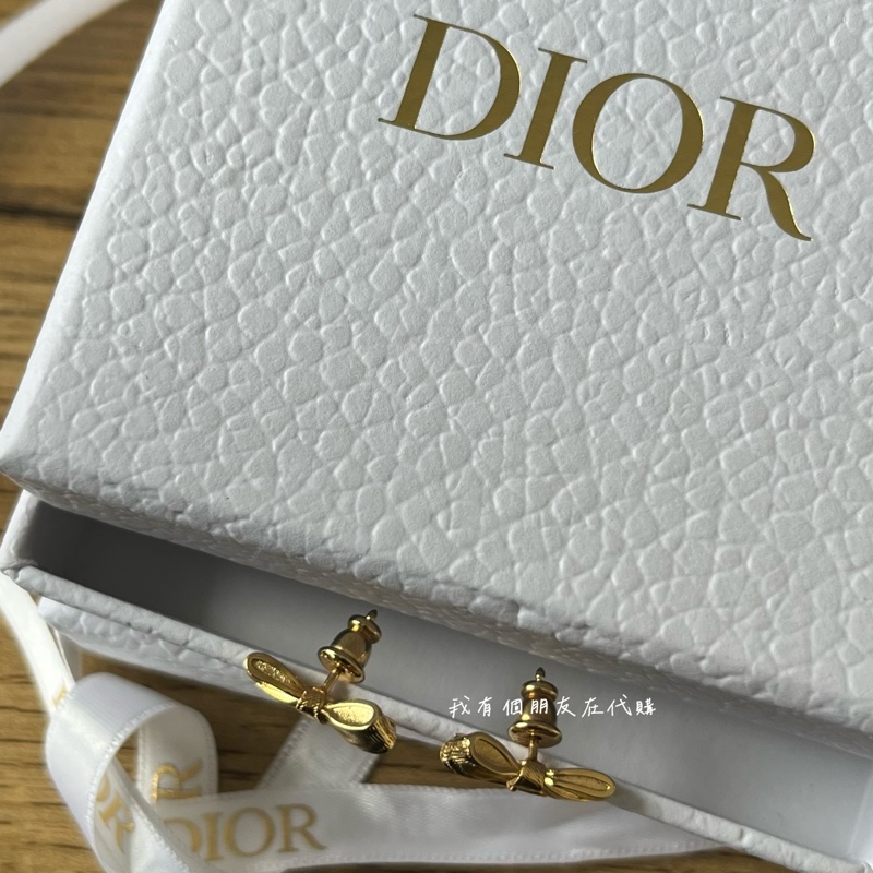 《我有個朋友在代購》Dior金色迷你蝴蝶結耳環-5