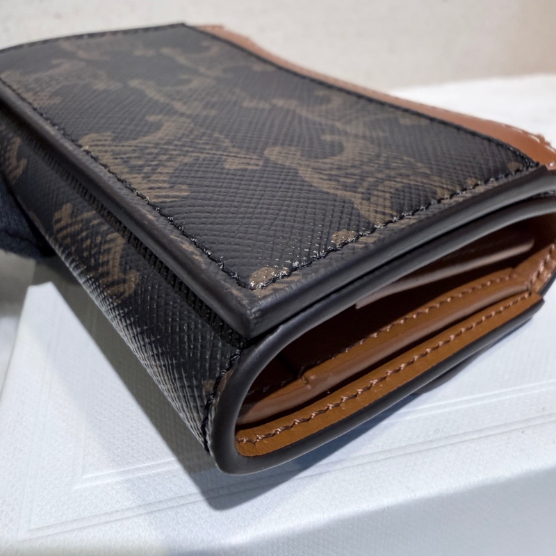 Celine✨可拆式TRIOMPHE標誌印花短款短夾錢包卡包 二合一-24