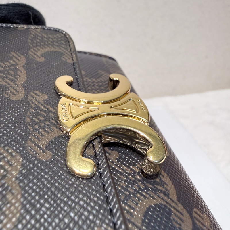 Celine✨可拆式TRIOMPHE標誌印花短款短夾錢包卡包 二合一-39