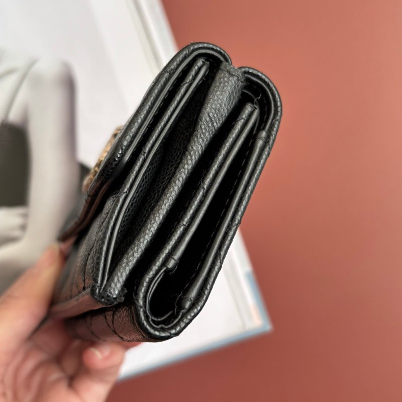 限定款 ::CHANEL::香奈兒菱格紋雙C釦式三摺短夾 內迴紋針圖樣-5