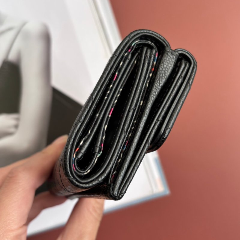 限定款 ::CHANEL::香奈兒菱格紋雙C釦式三摺短夾 內迴紋針圖樣-6