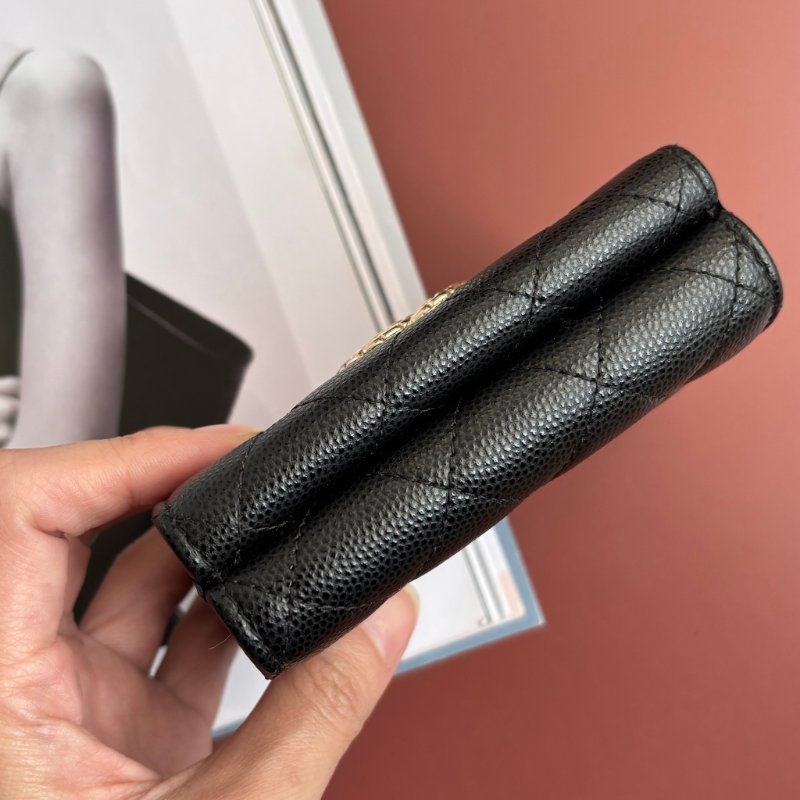 限定款 ::CHANEL::香奈兒菱格紋雙C釦式三摺短夾 內迴紋針圖樣-7