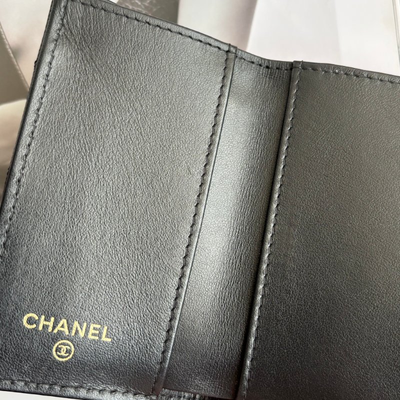 限定款 ::CHANEL::香奈兒菱格紋雙C釦式三摺短夾 內迴紋針圖樣-9