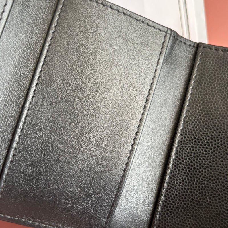 限定款 ::CHANEL::香奈兒菱格紋雙C釦式三摺短夾 內迴紋針圖樣-10