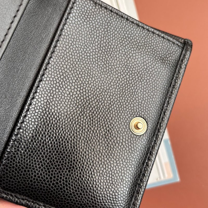 限定款 ::CHANEL::香奈兒菱格紋雙C釦式三摺短夾 內迴紋針圖樣-11