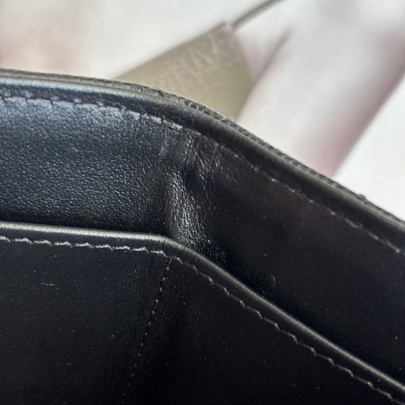 限定款 ::CHANEL::香奈兒菱格紋雙C釦式三摺短夾 內迴紋針圖樣-15