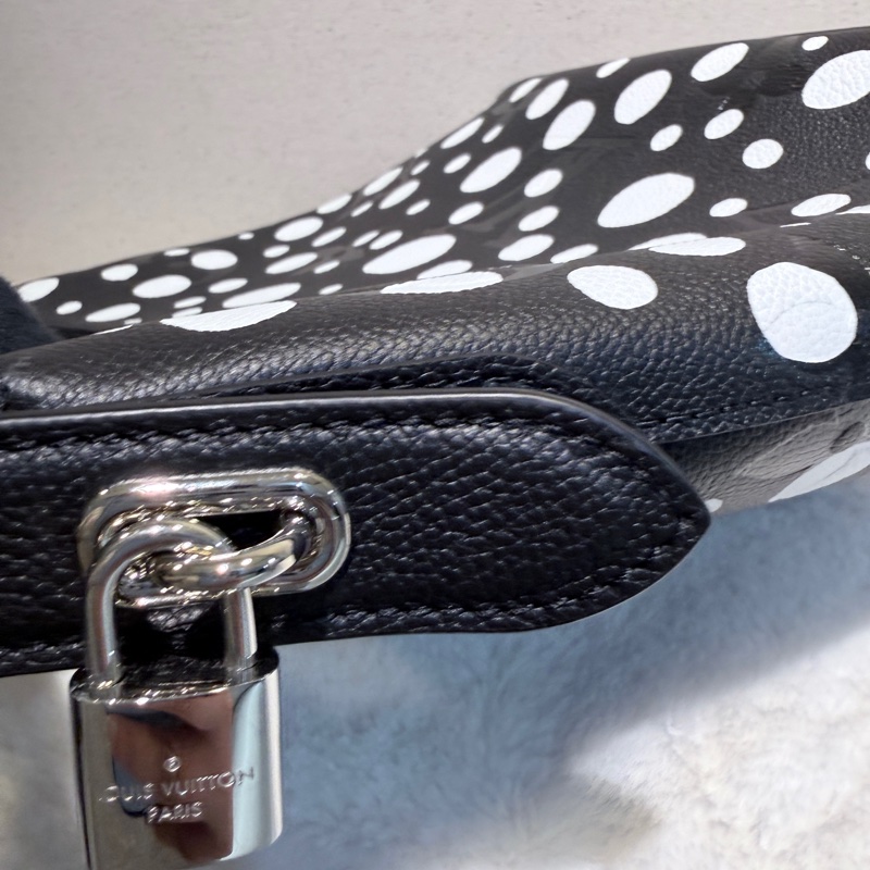 Louis Vuitton✨LV X YAYOI KUSAMA草間彌生 限定款 南瓜波點手提包腋下包 芯片款-25