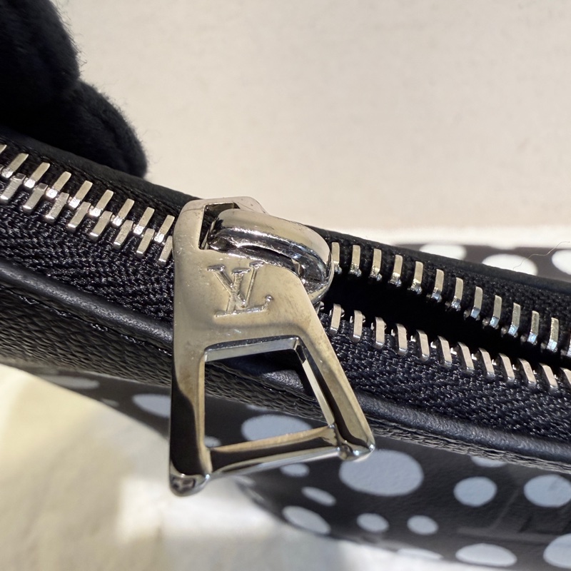 Louis Vuitton✨LV X YAYOI KUSAMA草間彌生 限定款 南瓜波點手提包腋下包 芯片款-26