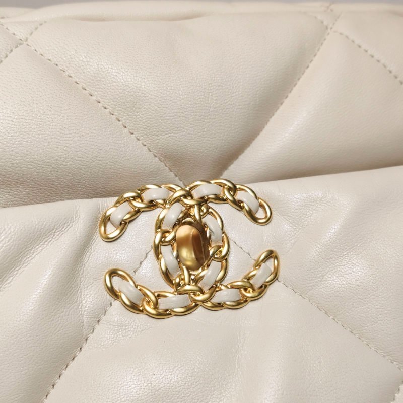 Chanel 19 Bag Maxi皮菱格絎縫穿皮雙C扣斜背包單肩包-15