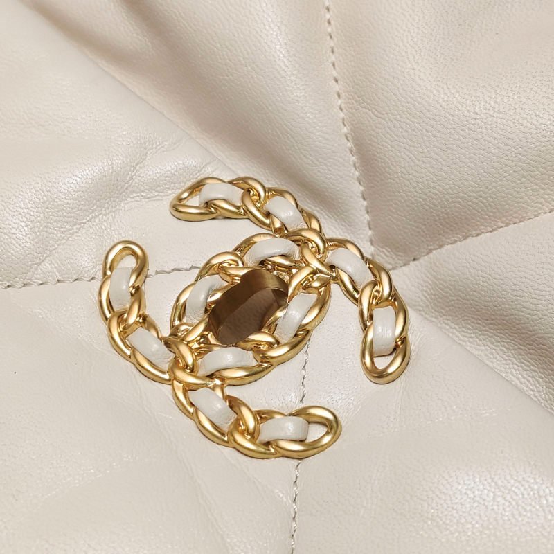 Chanel 19 Bag Maxi皮菱格絎縫穿皮雙C扣斜背包單肩包-18