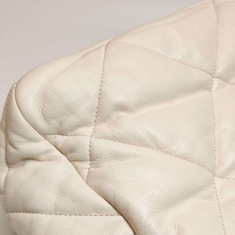 Chanel 19 Bag Maxi皮菱格絎縫穿皮雙C扣斜背包單肩包-23