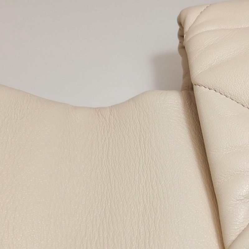 Chanel 19 Bag Maxi皮菱格絎縫穿皮雙C扣斜背包單肩包-24