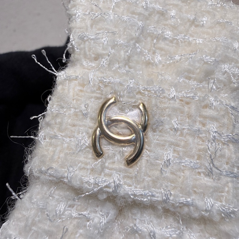 Chanel✨2023A白金毛呢蝴蝶結卡包零錢包-4