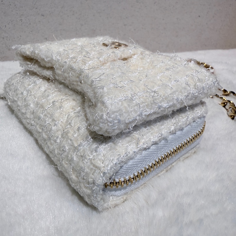 Chanel✨2023A白金毛呢蝴蝶結卡包零錢包-17