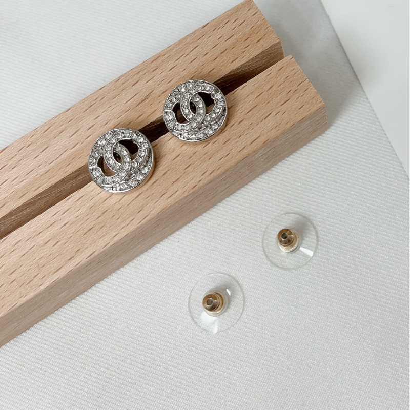 莉亞精品♡Chanel 銀色水鑽圓形耳環 二手-5
