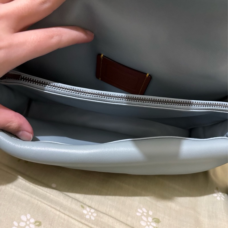 Coach pillow tabby 26枕頭包 霧霾藍買一送一-15