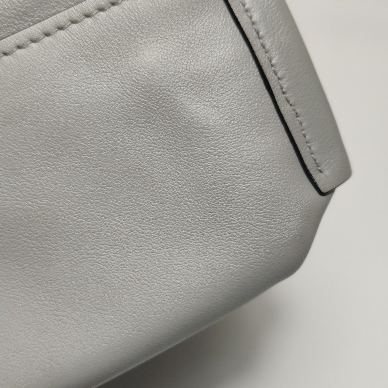 Miu Miu Grace Lux系列牛皮拼色字母Logo斜挎包單肩包-15