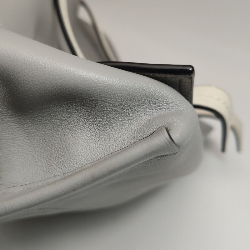 Miu Miu Grace Lux系列牛皮拼色字母Logo斜挎包單肩包-18