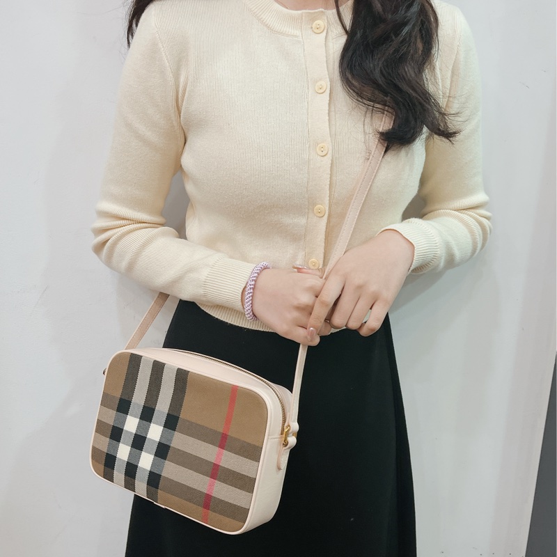 莉亞精品♡Burberry 格紋粉邊相機包 二手-1