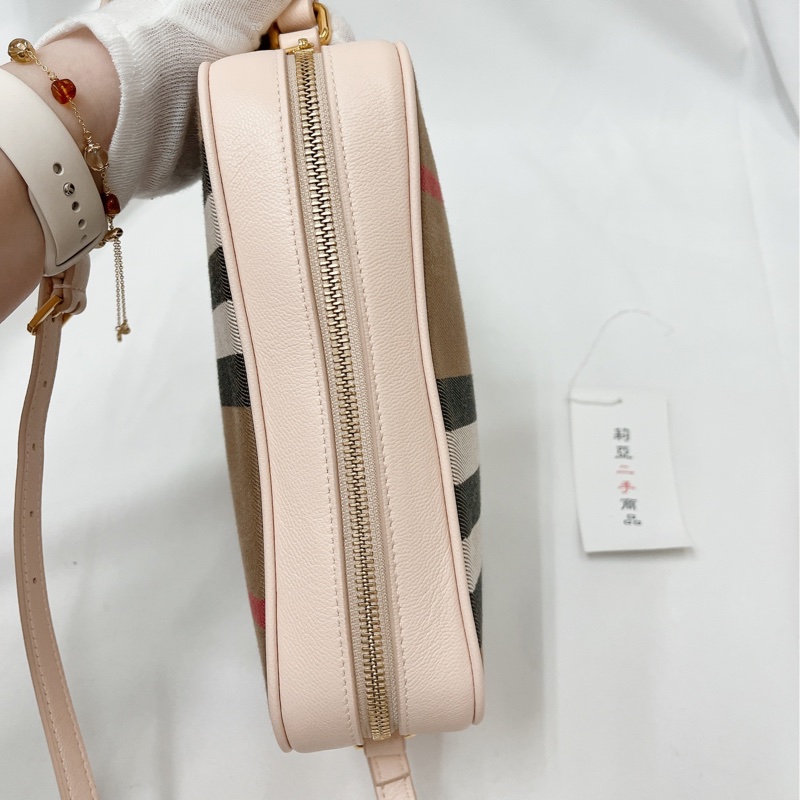 莉亞精品♡Burberry 格紋粉邊相機包 二手-4
