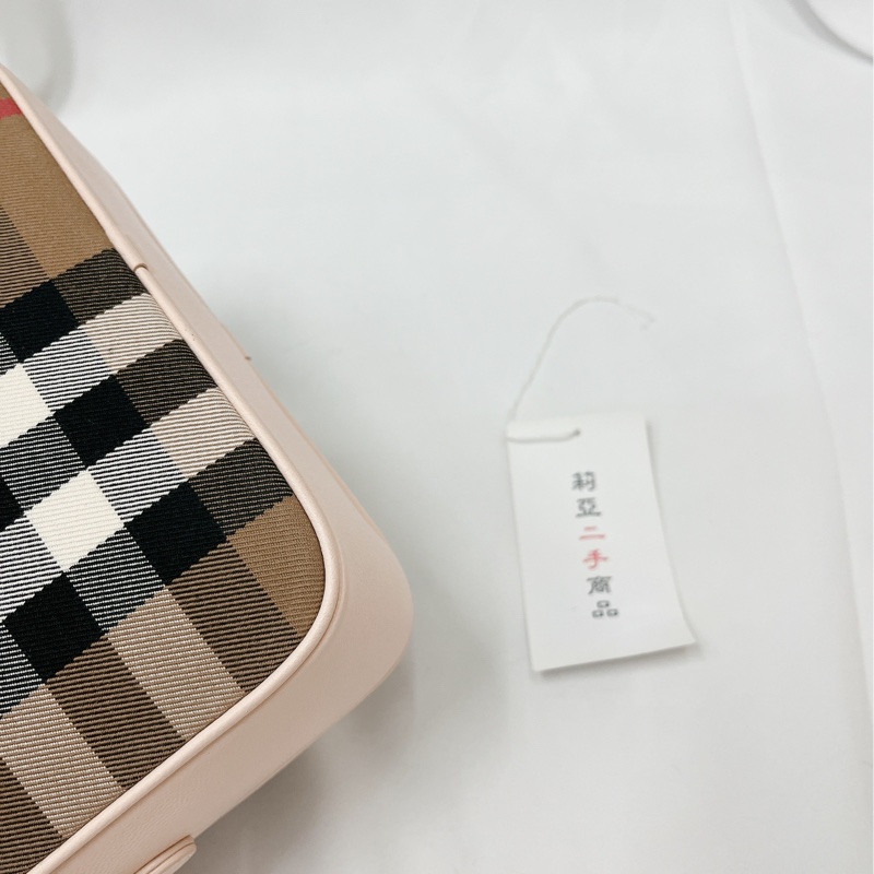 莉亞精品♡Burberry 格紋粉邊相機包 二手-8