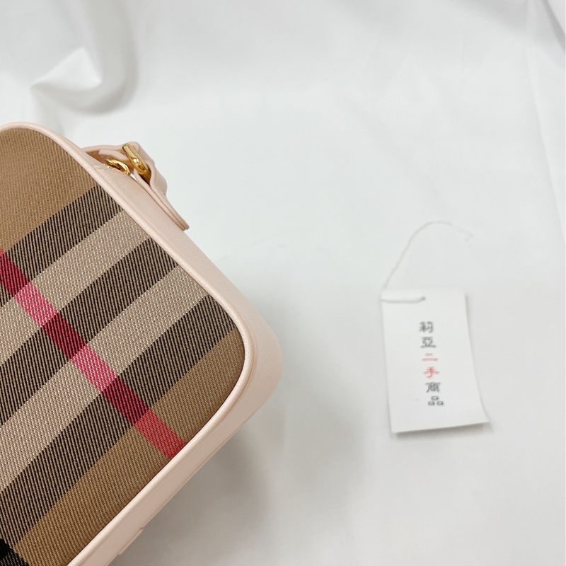 莉亞精品♡Burberry 格紋粉邊相機包 二手-9
