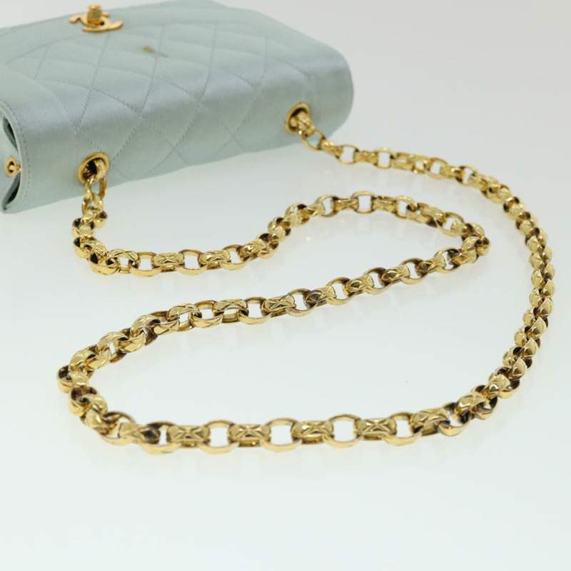 【日本直送】香奈兒 Diana Matelasse 緞面肩背包，淺藍色，CC 標誌，正品編號 33325V-7