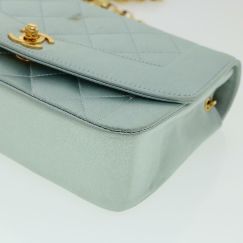 【日本直送】香奈兒 Diana Matelasse 緞面肩背包，淺藍色，CC 標誌，正品編號 33325V-13