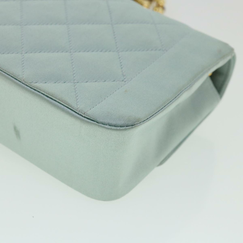 【日本直送】香奈兒 Diana Matelasse 緞面肩背包，淺藍色，CC 標誌，正品編號 33325V-15
