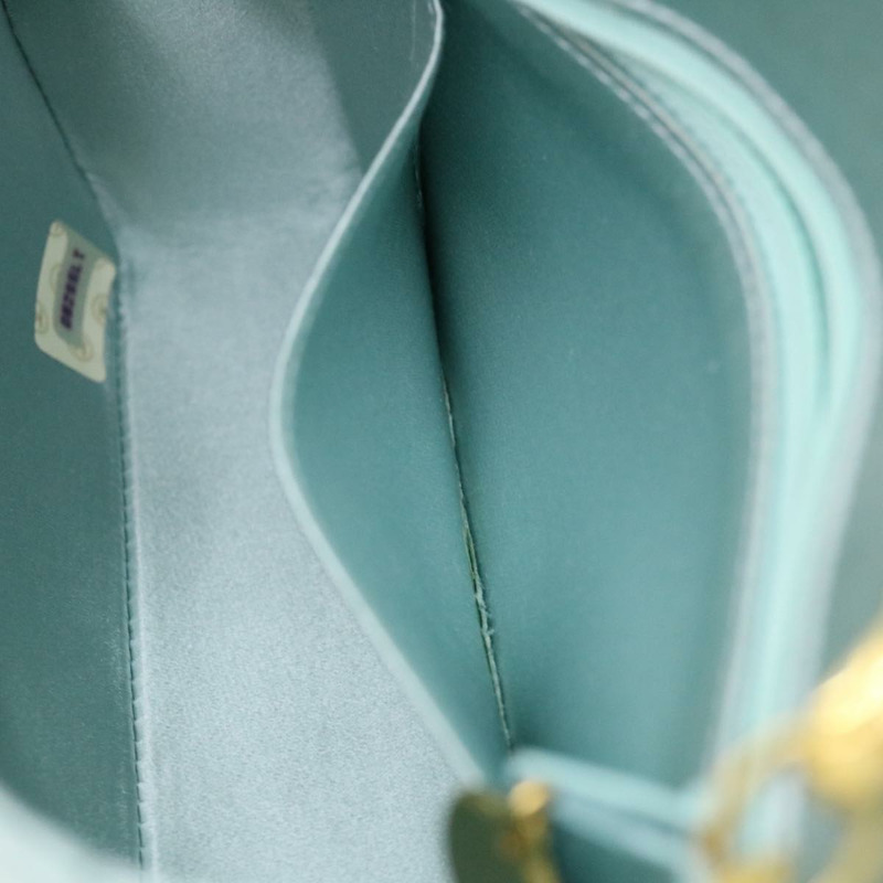 【日本直送】香奈兒 Diana Matelasse 緞面肩背包，淺藍色，CC 標誌，正品編號 33325V-23