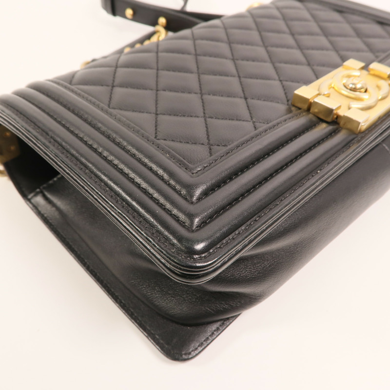 CHANEL 羊皮皮革Boy 25金扣鏈帶肩背袋-10