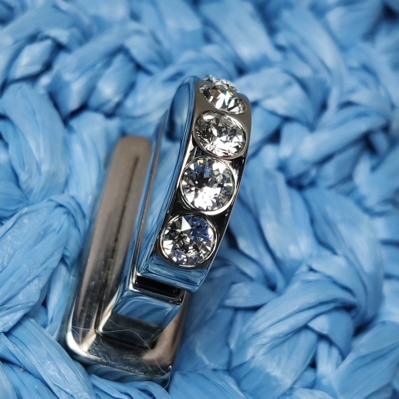 Miu Miu Miu Crystal 系列純色金屬扣珩縫鑽飾單肩包-11