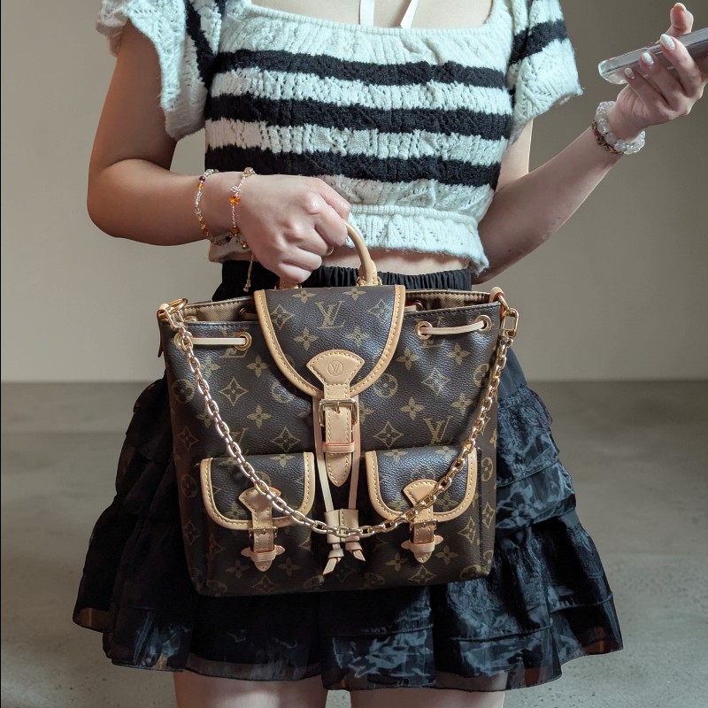 莉亞精品♡LV Excursion後背包 近新閒置-3