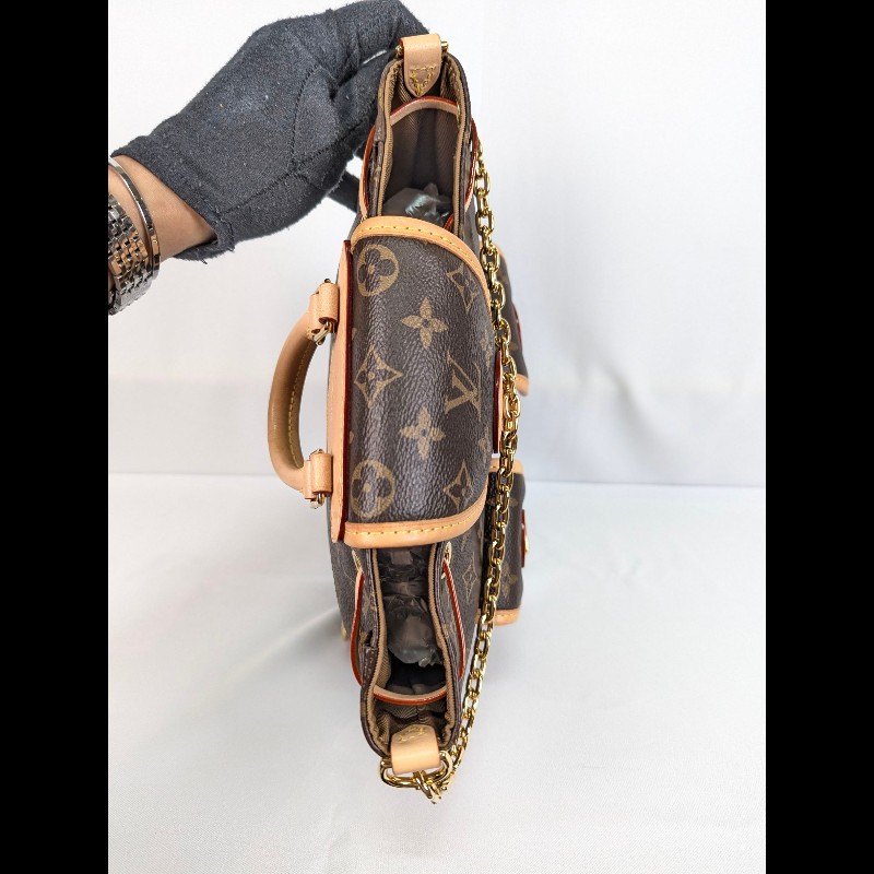 莉亞精品♡LV Excursion後背包 近新閒置-4