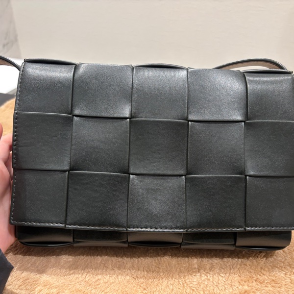 BOTTEGA VENETA Cassette 15格編織小牛皮包-6