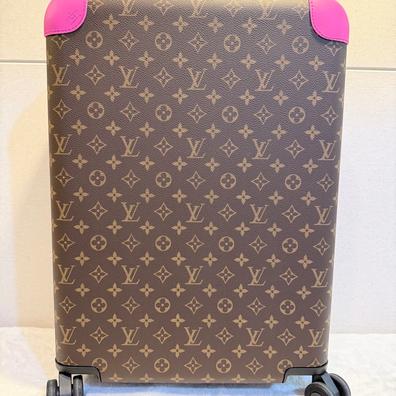 Louis Vuitton✨LV M46780 Horizon 老花行李箱登機箱55cm 玫紅皮 芯片款-8