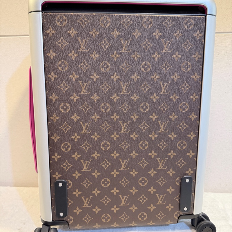 Louis Vuitton✨LV M46780 Horizon 老花行李箱登機箱55cm 玫紅皮 芯片款-9