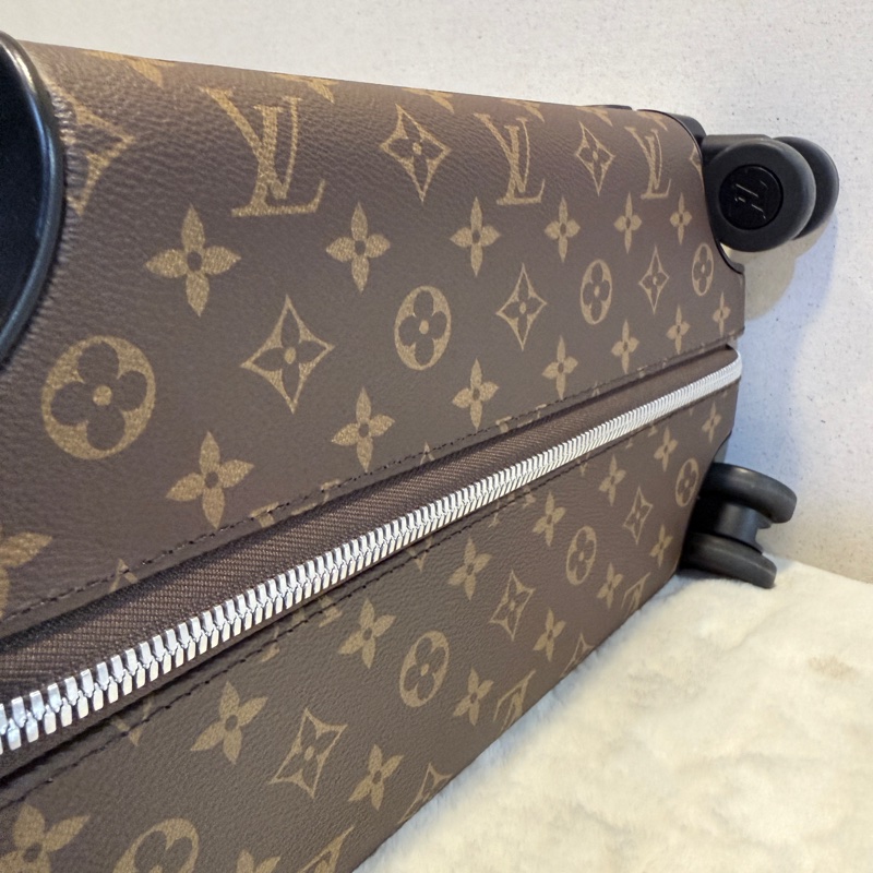 Louis Vuitton✨LV M46780 Horizon 老花行李箱登機箱55cm 玫紅皮 芯片款-20