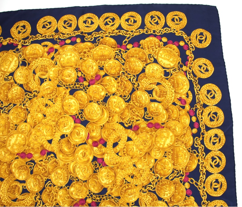 Chanel 100% 真絲海軍藍色鏈條+金色硬幣圖案大絲巾-8