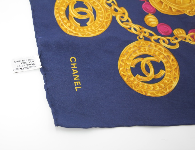 Chanel 100% 真絲海軍藍色鏈條+金色硬幣圖案大絲巾-9
