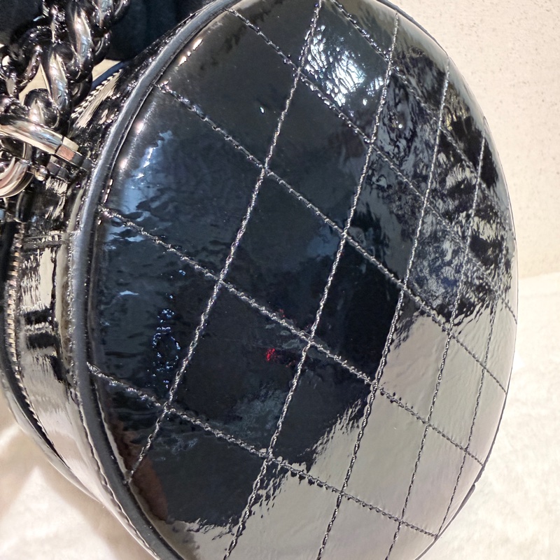 Chanel✨黑銀漆皮圓餅包鏈條包 貓頭鷹拉鍊-9