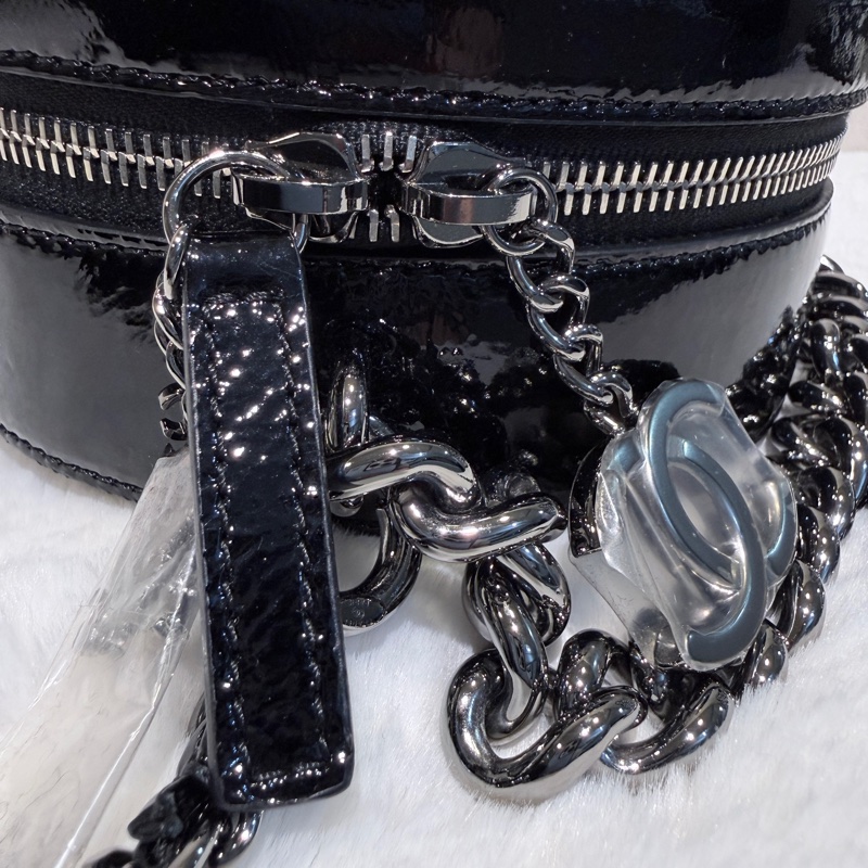 Chanel✨黑銀漆皮圓餅包鏈條包 貓頭鷹拉鍊-17