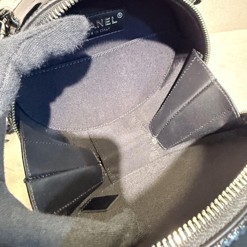 Chanel✨黑銀漆皮圓餅包鏈條包 貓頭鷹拉鍊-24